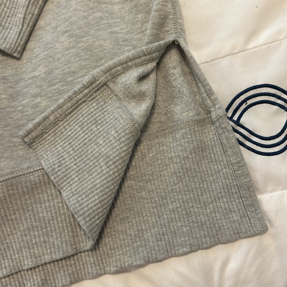 Maurice’s tunic length sweatshirt women’s size large - Picture 8 of 9